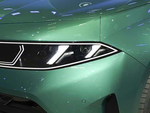 2027�� 40L