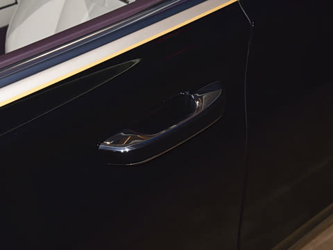 2026�� 4.0T V8��