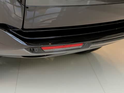 2026�� 3.0 L6 360PS SE�����