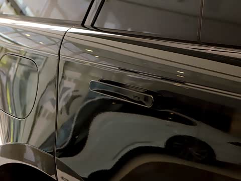 2026�� 3.0 L6 360PS SE�����