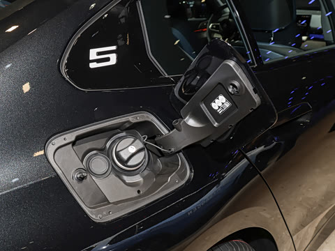 2026�� �Ŀ� 530Li ������ M�˶���װ