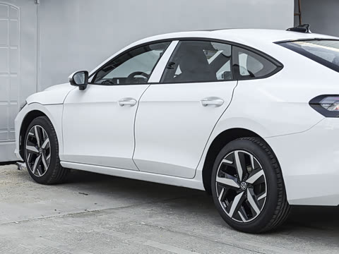 2026�� ���L 300TSI ����