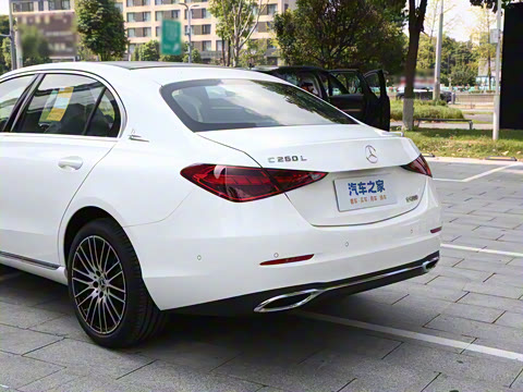 2025�� �Ŀ� C 260 L