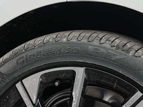 2026�� 200���������� 40 TFSI ����������