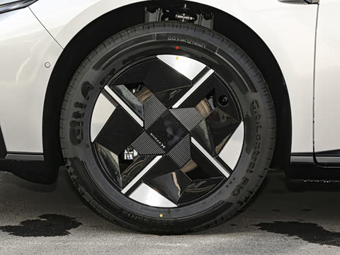 2026�� ���� 615 Max �콢��