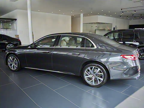 2025�� �Ŀ� E 300 L ʱ���˶���