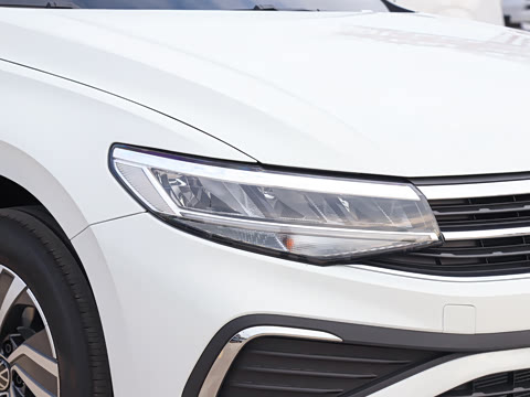 2025�� �Ŀ� 280TSI DSG���а�