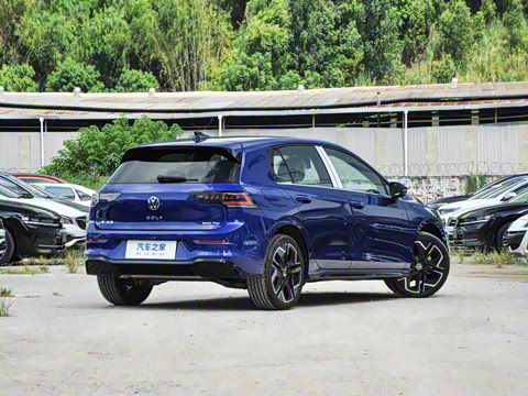 2025�� �Ŀ�� 300TSI R-Line