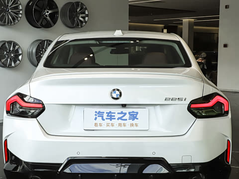 2025�� 225i M�˶���ҹ��װ