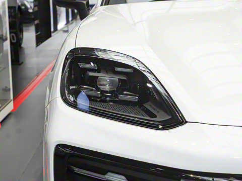 2026�� Cayenne Coup�� 3.0T