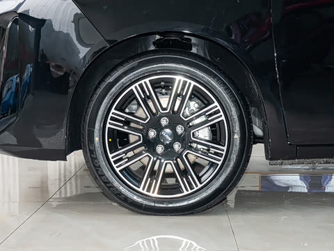 2026�� ���̰� 230������ 7��