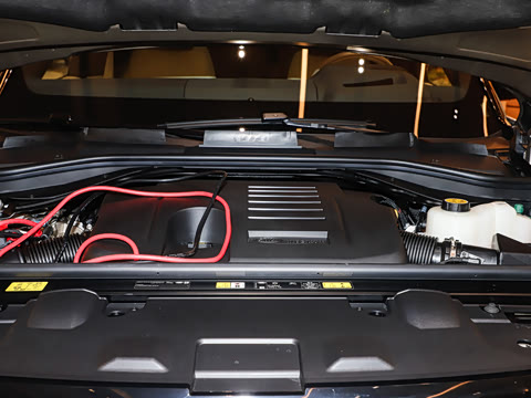 2026�� 3.0 L6 400PS AB�����