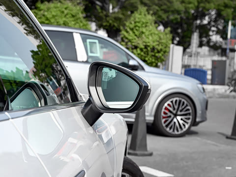 2026�� 2.0T quattro ������