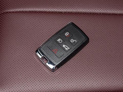 2026�� 3.0 L6 400PS HSE�����