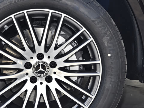 2026�� GLC 300 L 4MATIC ������ 5��