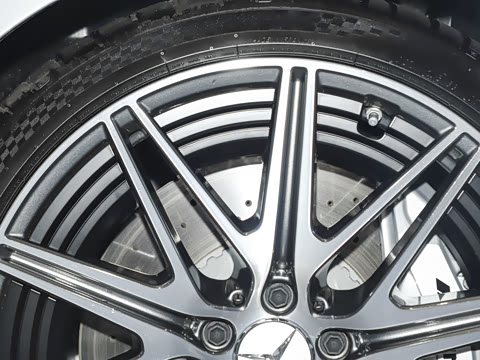 2025�� AMG C 43 4MATIC