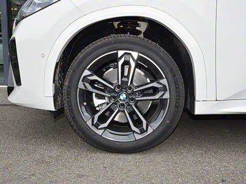 2025�� sDrive25i M�˶���װ