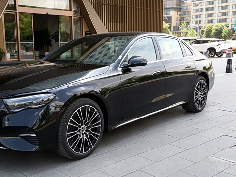 2026�� �Ŀ� E 300 L �����
