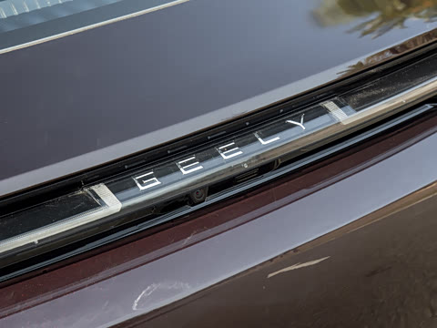 2026�� 225km EM-i Զ�����ǺӰ�