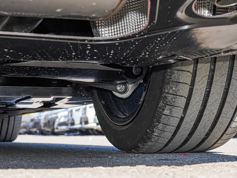 2026�� 735Li M�˶���װ