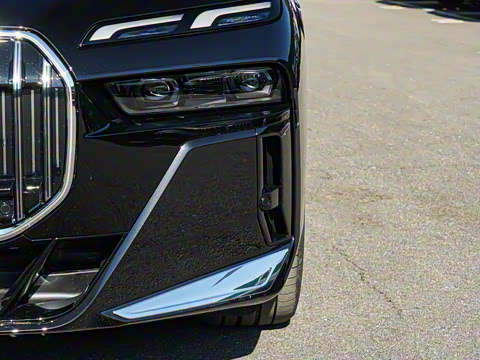 2026�� 735Li M�˶���װ