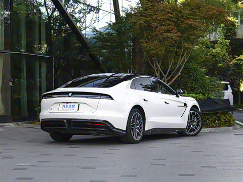 2025�� PHEV ����������