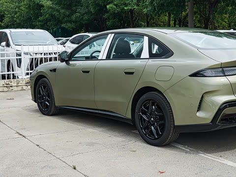 2026�� 535 MAX�����