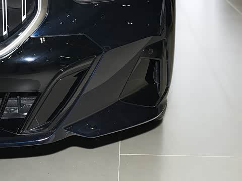 2026�� eDrive 40L M�˶���װ