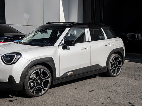 2025�� SE ������