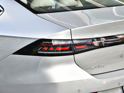 2026�� L 300TSI DSG ������