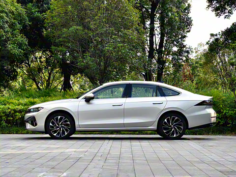 2026�� L 300TSI DSG ������