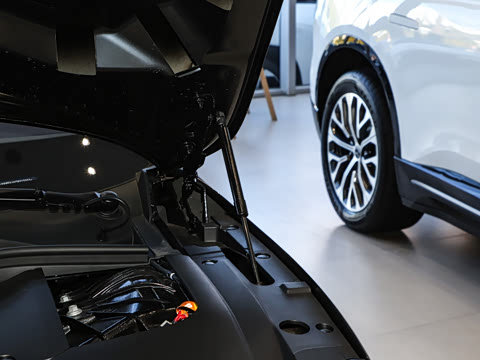 2025�� �ھ������ 100kWh Touring