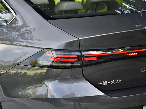 2026�� L 300TSI DSG ������