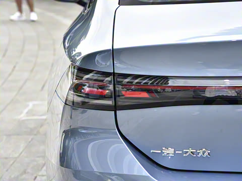 2026�� L 300TSI DSG ������