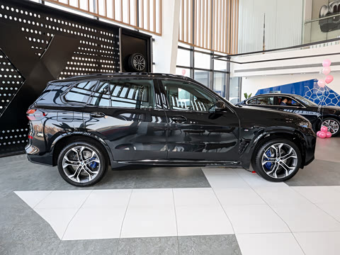 2026�� �Ŀ� xDrive 40Li M�˶���ҹ��װ