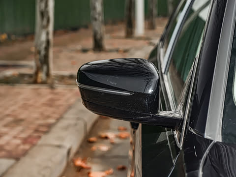 2026�� 330Li M�˶���ҹ��װ