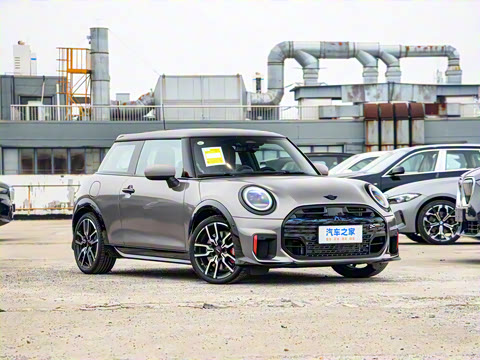 2025�� JOHN COOPER WORKS