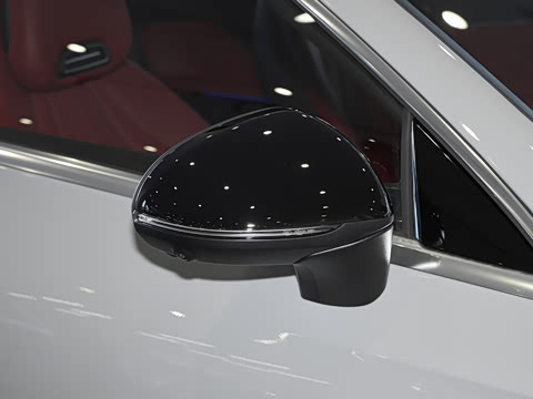2026�� �Ŀ� CLE 300 4MATIC ������ܳ�