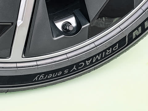 2025�� 500e