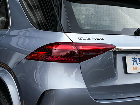 2025�� �Ŀ� GLE 450 4MATIC ������