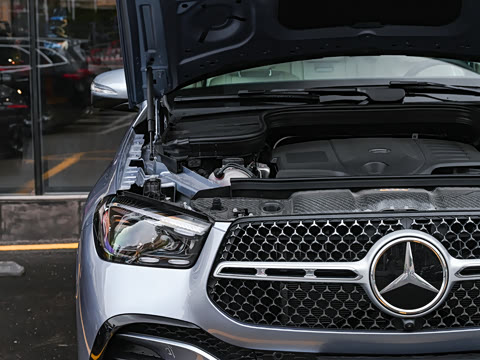 2025�� �Ŀ� GLE 450 4MATIC ������