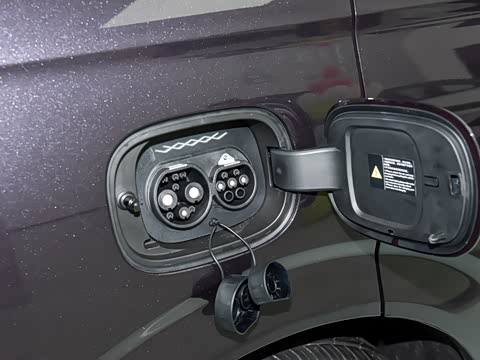 2026 DM-i 1.5T 218KM Խ