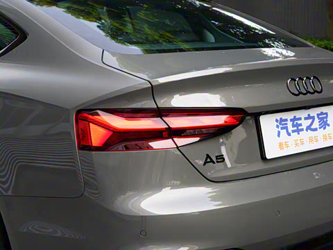 2025�� Sportback ��ذ� 40 TFSI quattro ����������