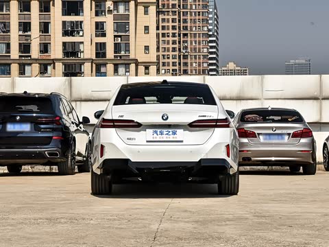 2026�� �Ŀ� eDrive 35L M�˶���װ