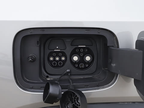 2026�� 211km XWD ����