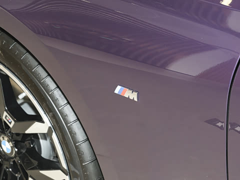 2026�� 225i M�˶���ҹ��װ