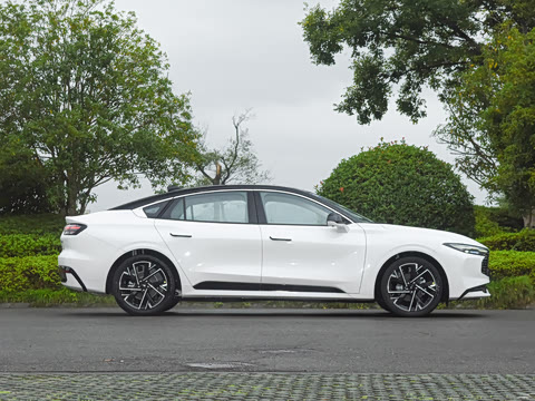 2026  2.0T  EcoBoost  