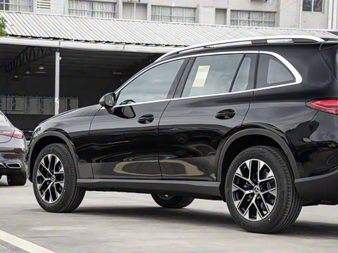 2026�� GLC 260 L 4MATIC ������