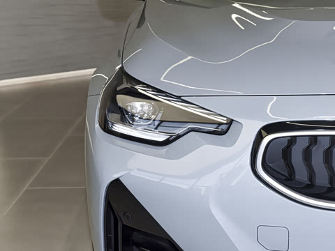 2026�� 225i M�˶���ҹ��װ