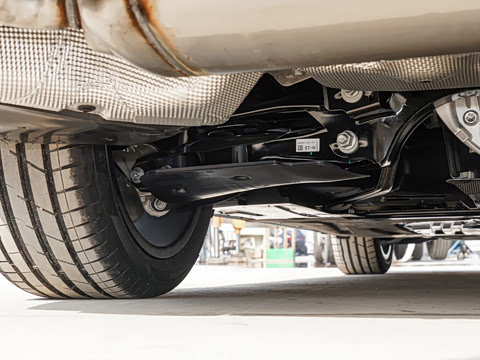 2026�� 330i M�˶���ҹ��װ